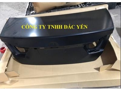 Cốp sau Camry 2015