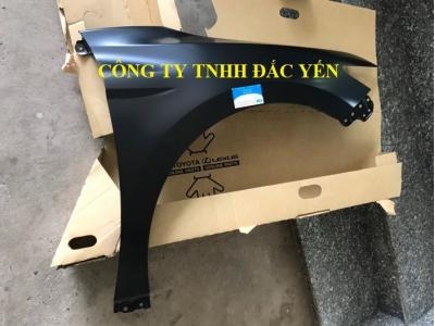 Má vè trước Camry 2019