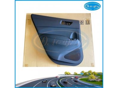 Tappi Cửa Sau Cross 2020 67630-0A170-C2, 67640-0A170-C2