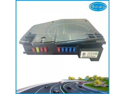Cầu Chì Trung Tâm Camry 2010 82720-33100