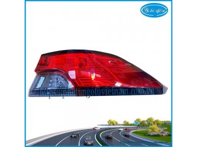 Đèn Hậu Cross 2023 81551-0A070, 81561-0A070
