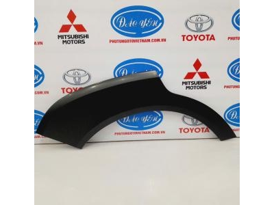 Ốp Cua Vè Sau Toyota Veloz 2022 61681-BZ080