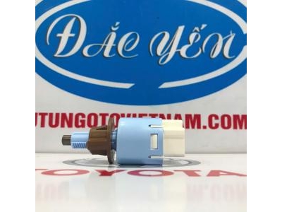 Công Tắc Đèn Thắng Innova 2017 84340-09041
