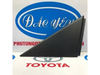 Ốp Tam Giác Chân Kính Chiếu Hậu Veloz 2022 62226-BZ100