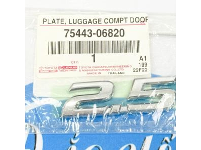 75443-06820 Chữ 2.5 Camry 2015