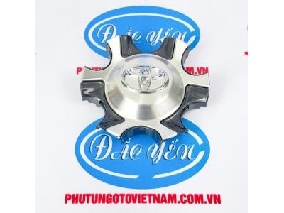 Logo Chụp Mâm Fortuner 2017 4260B-0K140