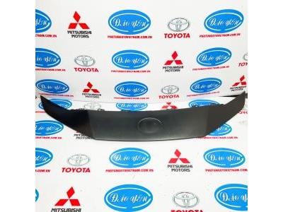 Ốp Trên Mặt Galant Camry 2025 52111-06905