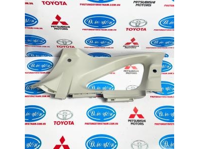 Ốp Bông Tăng Trên Toyota Veloz 2023 62472-BZ470-B0, 62471-BZ480-B0