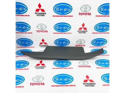 Ốp Bệ Bước Cửa Sau Avanza 2025 67918-BZ250-C0, 67917-BZ250-C0