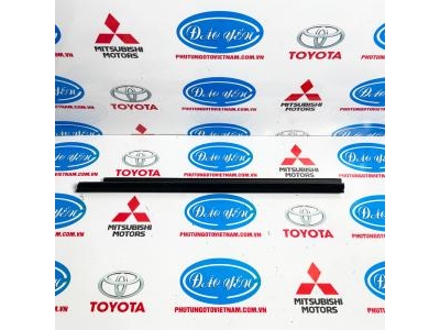 Lông Mi Cửa Trước Trong Altis 2022 68172-02370, 68171-02390
