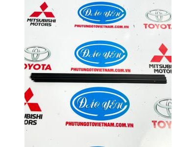 Lông Mi Trong Sau Yaris Cross 2024 68174-BZ310, 68173-BZ310