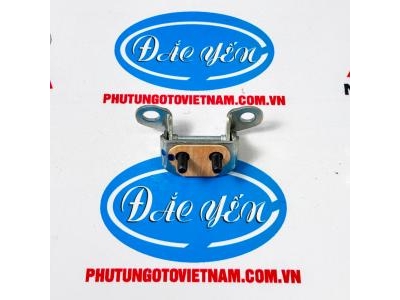 Bản Lề Cốp Sau Innova Cross 2025 68810-VT030