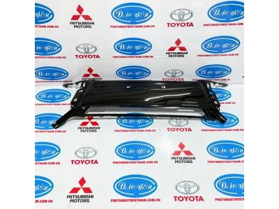 Đế Biển Số Mitsubishi Xpander 2017- 2019 6400H353XA