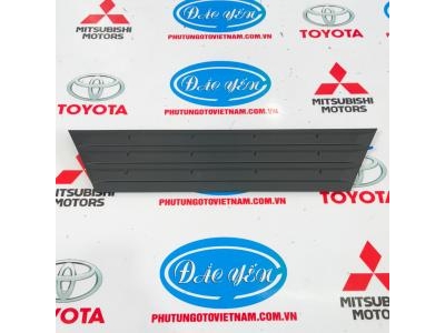 Ốp Trên Cản Sau Mitsubishi Triton 2020- 2023 6420A051