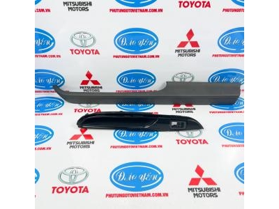 Ốp Bấm Kính Sau Mitsubishi Xpander Cross 2021 7222B608XA