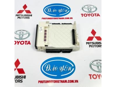 Hộp Cầu Chì Trong Camry 2022 82730-06B41