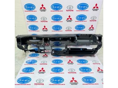 Mặt Taplo Hiace 2015 55300-26171-B0