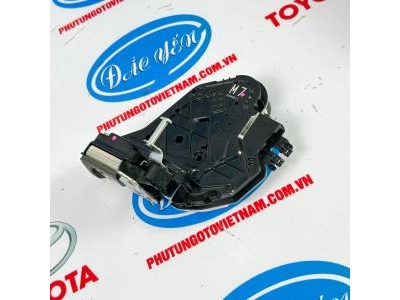 Khóa Ngậm Cửa Sau Toyota Innova Cross 2023 69050-0K020, 69060-0K070