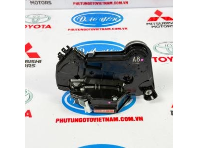 Khóa Ngậm Cửa Trước Innova Cross 2023 69030-0K100, 69040-0K090