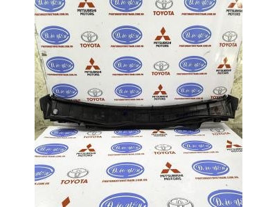 Ốp Nhựa Chân Kính Chắn Gió Camry 2012- 2017 55708-06180