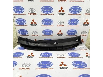 Ốp Nhựa Chân Kính Chắn Gió Yaris 2023 55708-0D282
