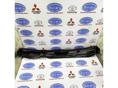 Ốp Chân Kính Toyota Hiace 2014- 2018 55708-26150
