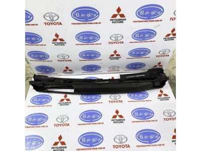 Ốp Nhựa Chân Kính Chắn Gió Prado 2015 55708-60172