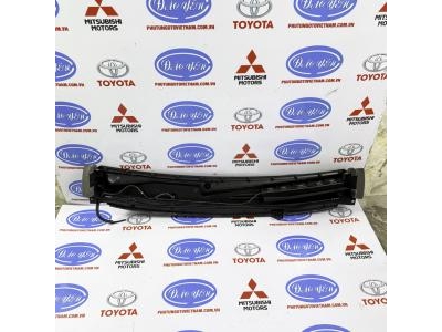 Ốp Chân Kính Chắn Gió Wigo 2017- 2020 55708-BZ070
